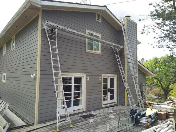 Siding Repair – Azteca's Roofing Repair Expert