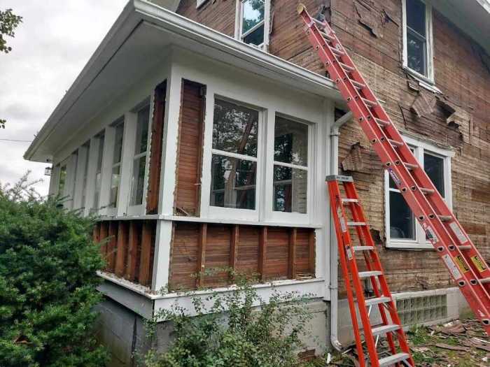 Storm Damaged Siding Repair in Tuscola IL - Freeman Exteriors