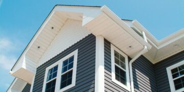 Vinyl Siding - Rain Shield Gutters